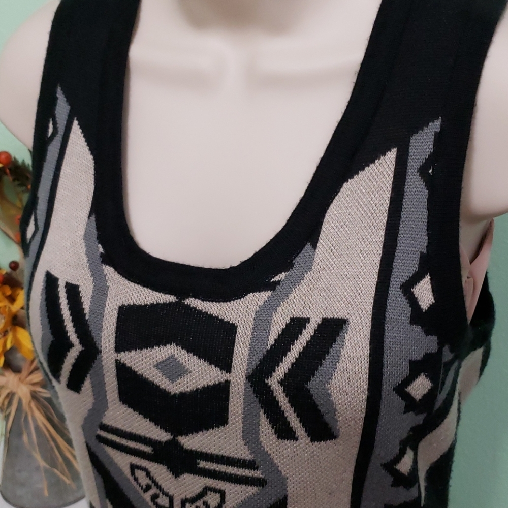 T/O sleeveless sweater dress - Picture 3 of 4